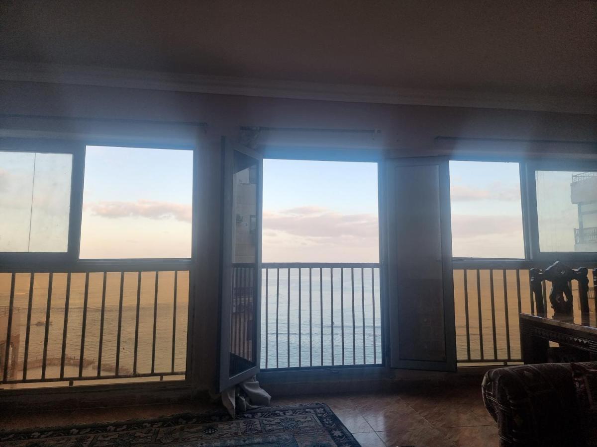 Panoramic Sea View Zamzm Flat Miami Family شقة فندقية زمزم بانورما بشاطئ ميامي - الاسكندرية صف اول مباشر علي بحر - عائلات فقط Αλεξάνδρεια Εξωτερικό φωτογραφία